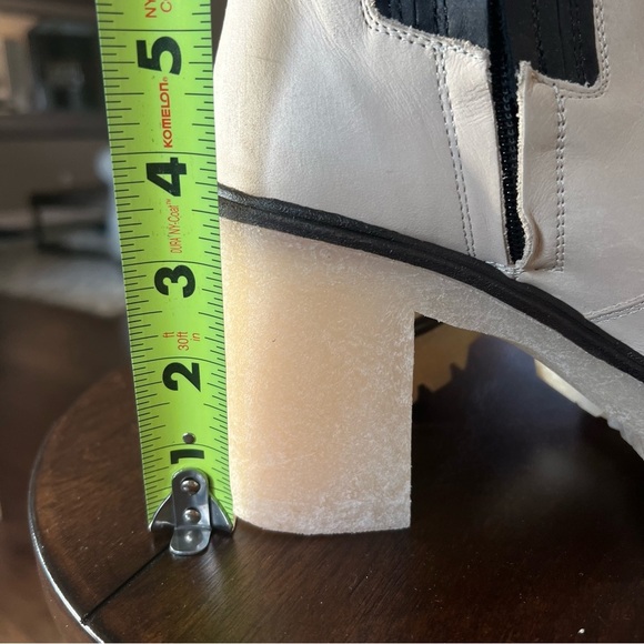 NIB $188 Free People James Chelsea White Boots 38.5 fits USA 8 or 8.5 Chunky NEW - Picture 16 of 17